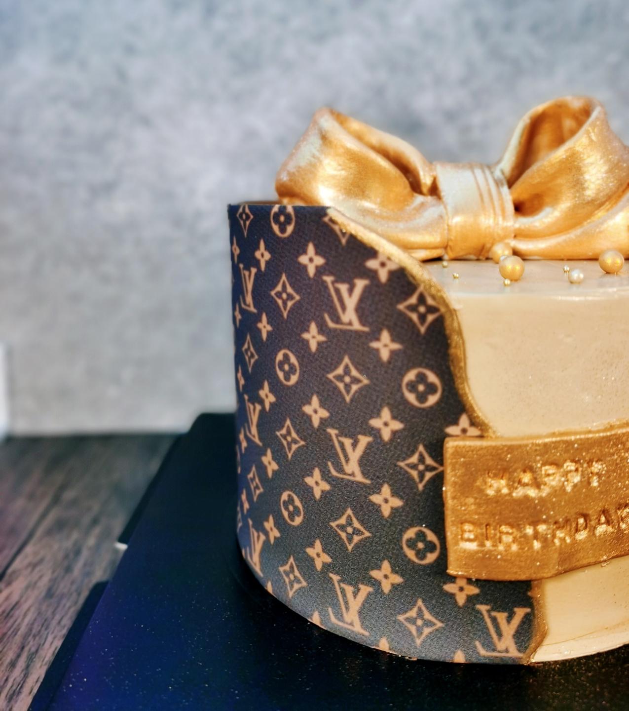 Louis Vuitton Cake LV Cake Cake For Her LV Birthday Cake Bangalore –  Liliyum Patisserie Cafe | forum.iktva.sa