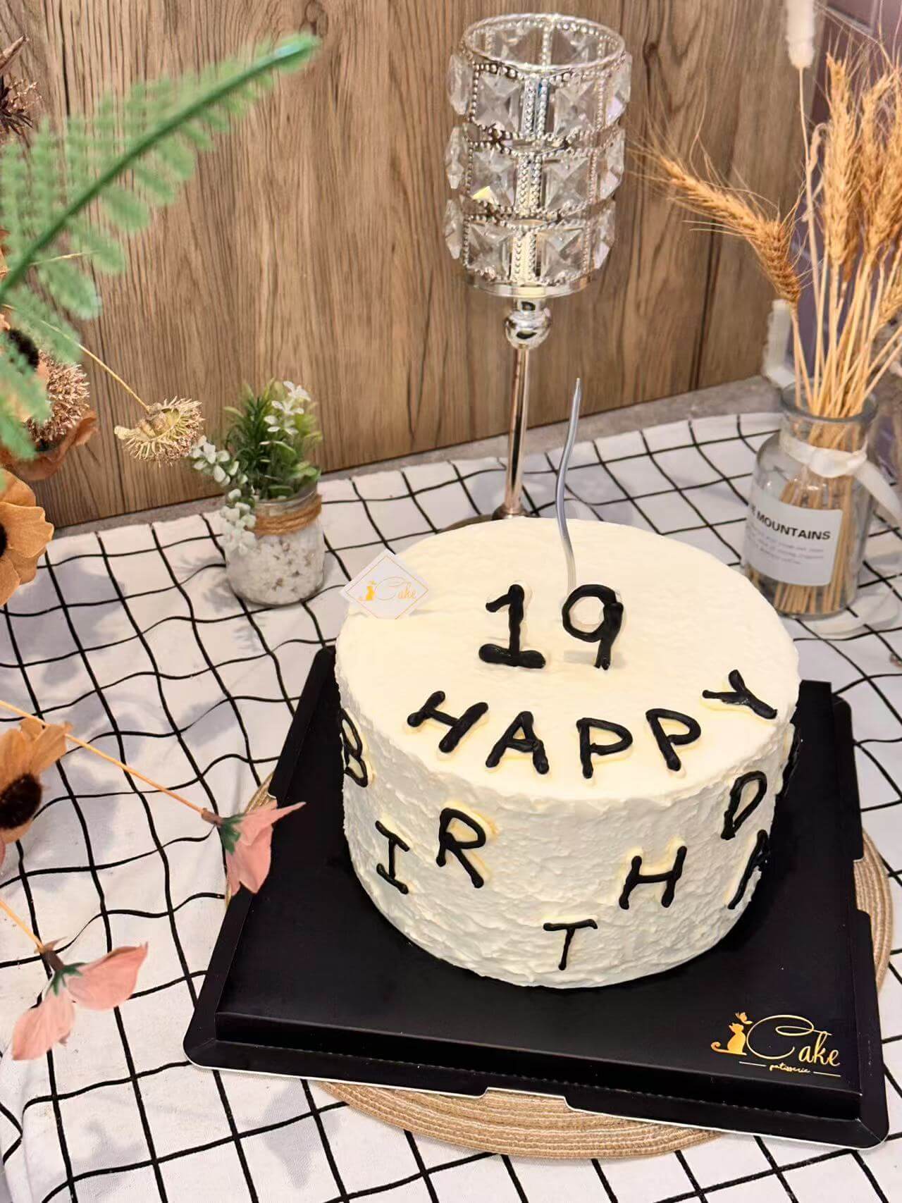 Number 19 Black and White Cake | iCake Melbourne - Image 3