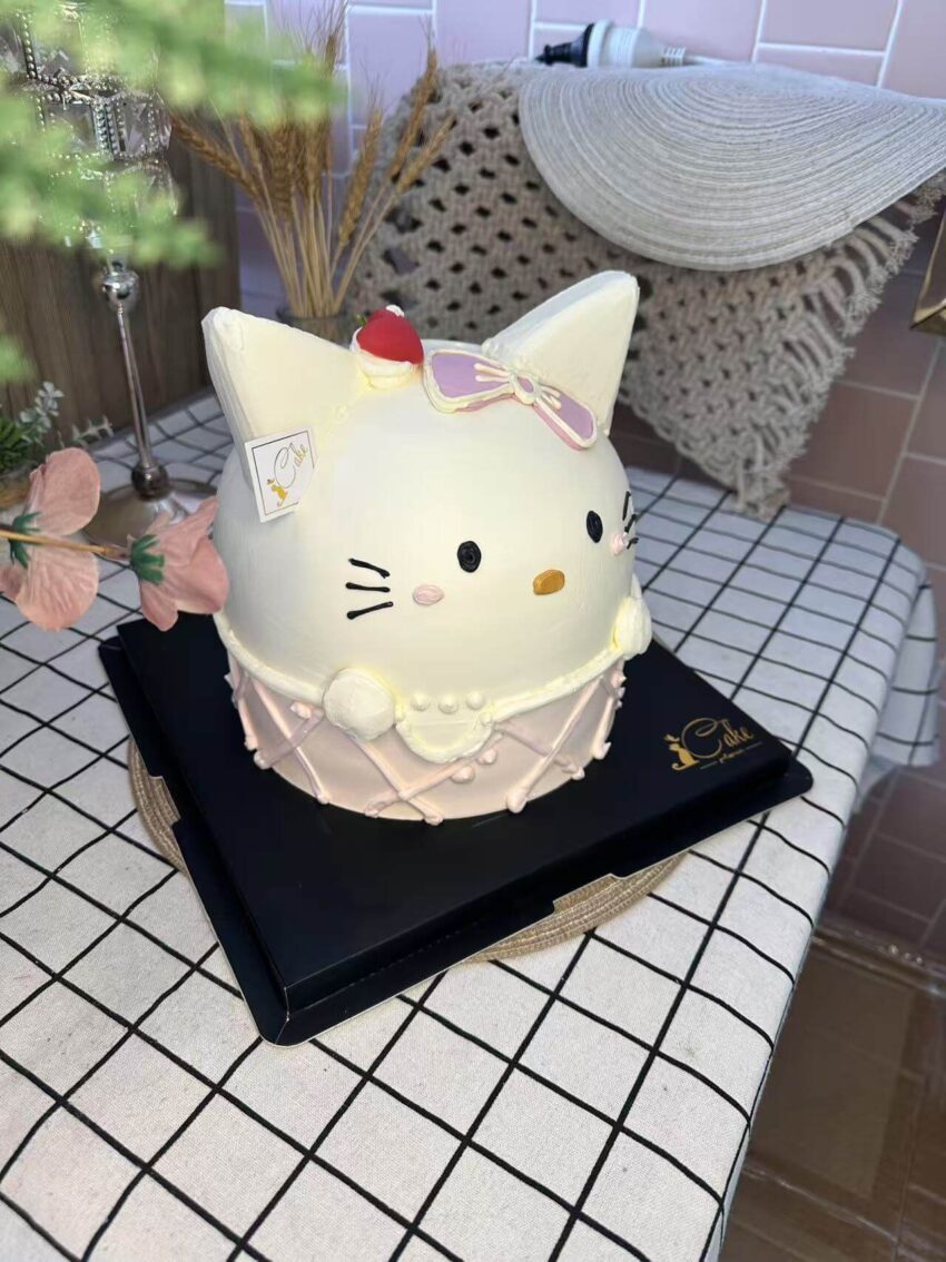 Hello Kitty Birthday Cake – Cute 3D Cat Cake for Kitty Lovers - Image 3