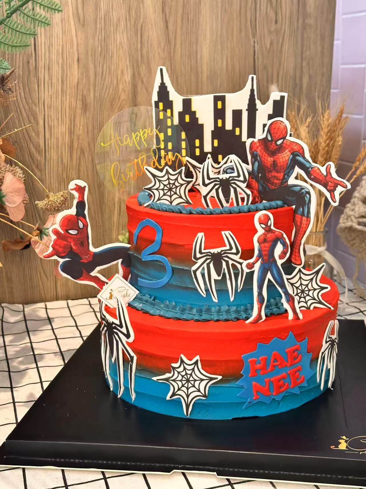 Ultimate Spider-Man Birthday Cake – Web-Slinging Fun for Superhero Fans - Image 4
