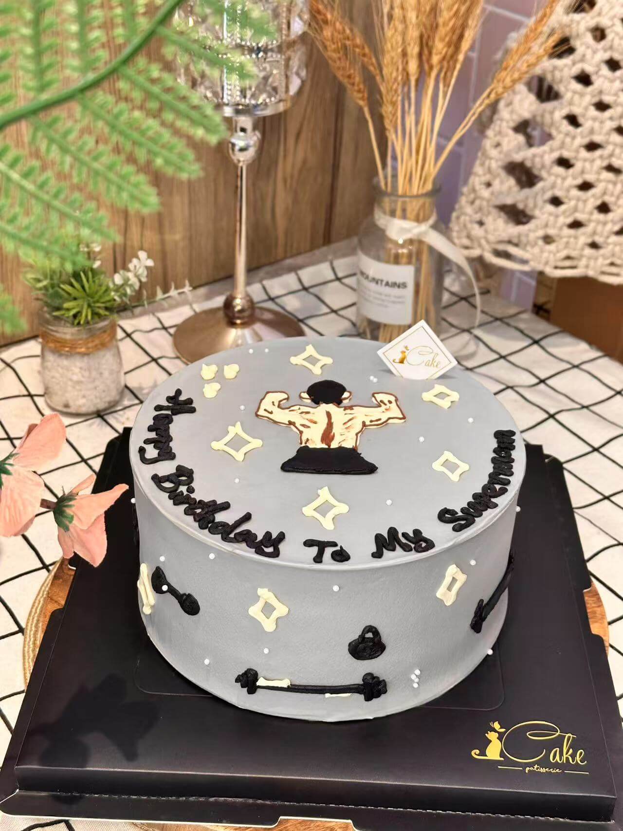 Superman Muscle Cake – Bold & Fun Cake for Fitness Lovers - Image 4