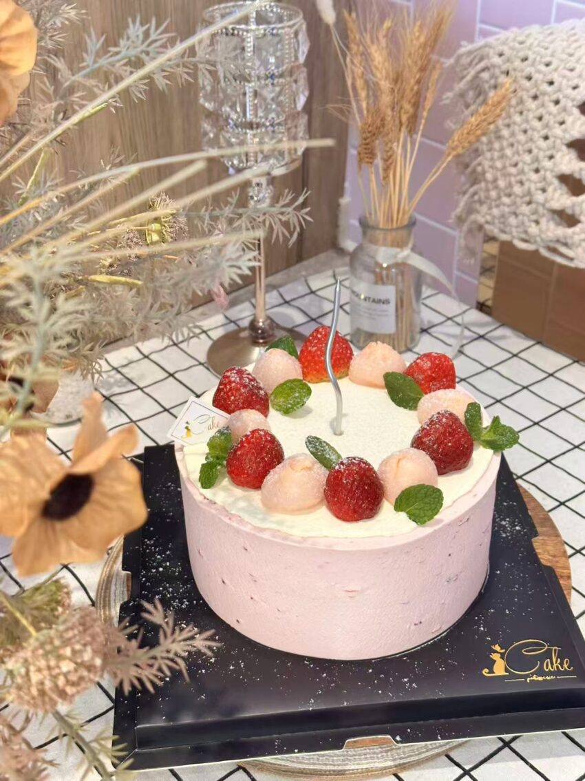 Strawberry Lychee Cake Melbourne – Fresh, Fruity and Elegant | iCake - Image 2
