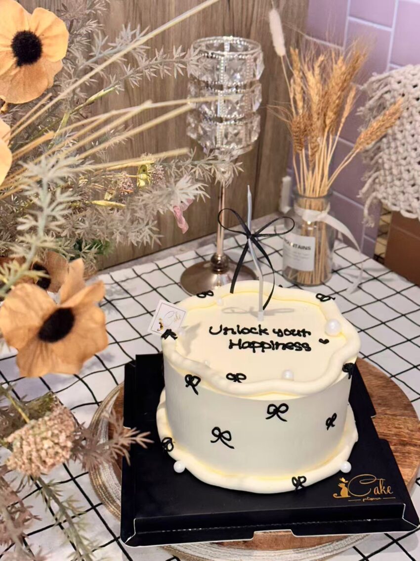 Black Bow Vintage Cake Melbourne – Elegant Celebration Cake | iCake - Image 3