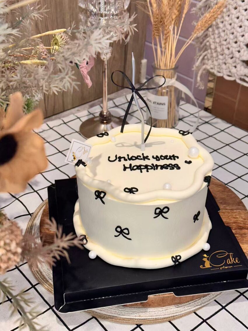 Black Bow Vintage Cake Melbourne – Elegant Celebration Cake | iCake
